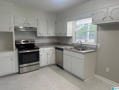 313 26th Ave NE, Center Point, AL 35215 - photo 6