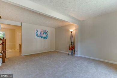 3594 Wharf Ln, Triangle, VA 22172 - photo 5