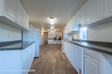 7 kitchen to washer & dryer