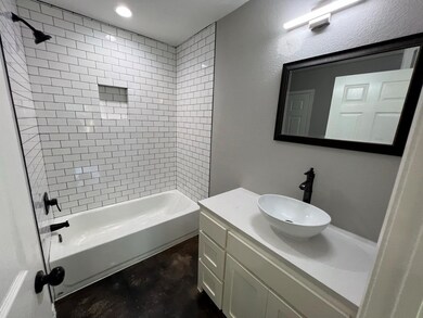 933 Rice St, Denison, TX 75020 - photo 4