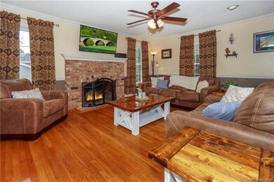 1509 Cameron Dr, Statesville, NC 28625 - photo 4