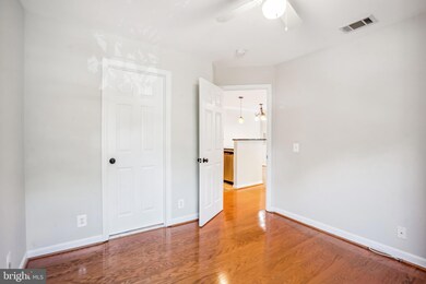 5812 Inman Park Cir unit 120, Rockville, MD 20852 - photo 7