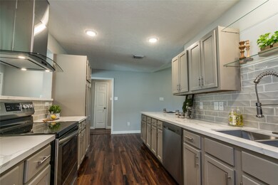 4219 Lucian Ln, Friendswood, TX 77546 - photo 7