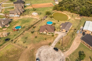 219 E Arbor Ct, Springtown, TX 76082 - photo 2