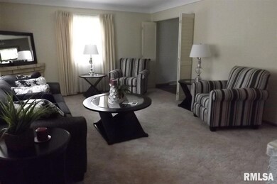 3602 N Linwood Ave, Davenport, IA 52806 - photo 4