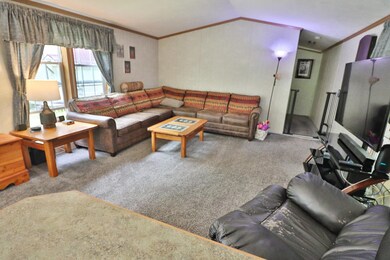 9 & 10 Bryant Ledge Dr, Woodstock, NH 03262 - photo 4