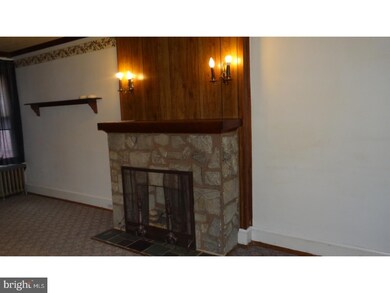 1323 Locust St, Reading, PA 19604 - photo 3