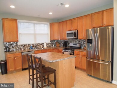 8187 Glade Bank Dr, Manassas, VA 20111 - photo 4