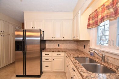 44 Thaxter Rd, Newtonville, MA 02460 - photo 4