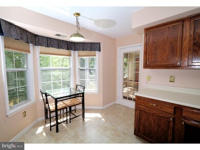 105 Claridge Ct unit 10, Princeton, NJ 08540 - photo 2