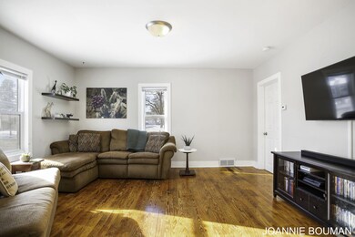 14-web-or-mls-125-w-garfield-ave