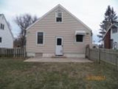 1107 W 6th St S, Newton, IA 50208 - photo 2