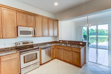 477 Pacific Grove Dr unit 2, West Palm Beach, FL 33401 - photo 4