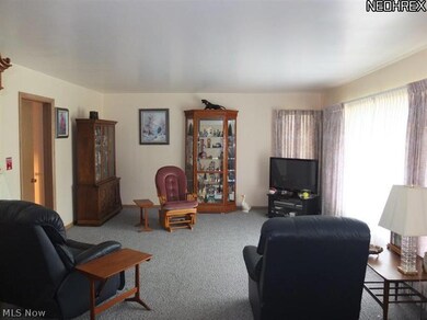 5718 Towerview Dr, Akron, OH 44319 - photo 2