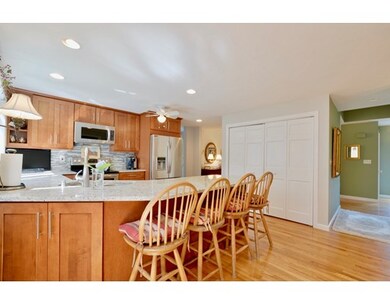 18 Camelot Cir, Dudley, MA 01571 - photo 6