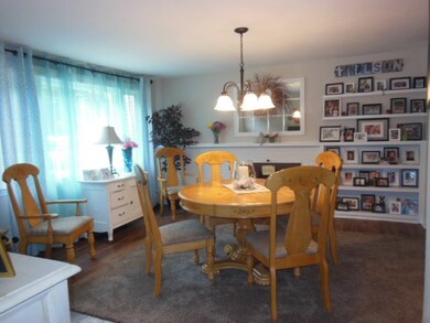 154 Richmond Dr, Warwick, RI 02888 - photo 6