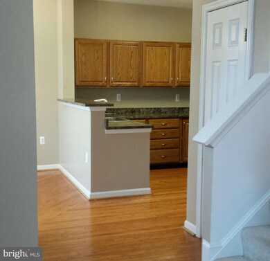 8731 Orchard Green Ct, Odenton, MD 21113 - photo 5