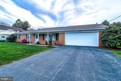 2933 Adams Dr, Chambersburg, PA 17201 - photo 4