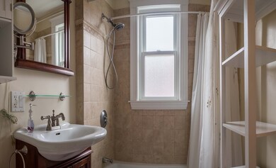 9 Cambridge Terrace unit 2, Cambridge, MA 02140 - photo 3