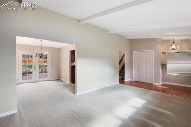 Spacious, bright living room