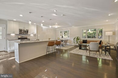 11512 Karen Dr, Potomac, MD 20854 - photo 3