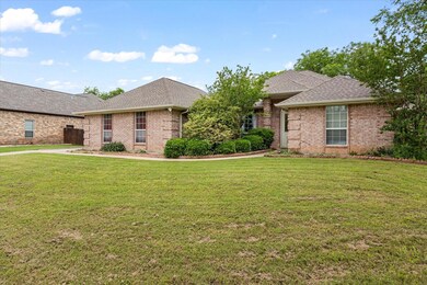 5006 Bueno Dr, Granbury, TX 76049 - photo 2