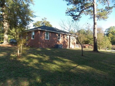 1212 Baker Dr, Macon, GA 31206 - photo 2
