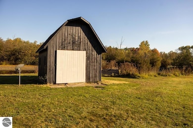 121 Haddix Blvd, Barryton, MI 49305 - photo 5