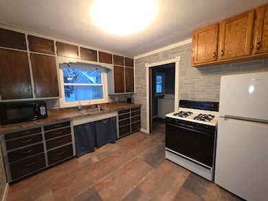 2909 W Le Fevre Rd, Sterling, IL 61081 - photo 5