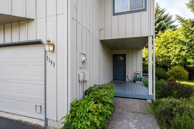 1193 NE Ross Rd, Bend, OR 97701 - photo 4