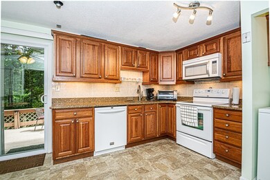 144 Thissell Ave unit 1, Dracut, MA 01826 - photo 5