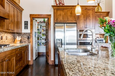 6_Kitchen_high_3726623