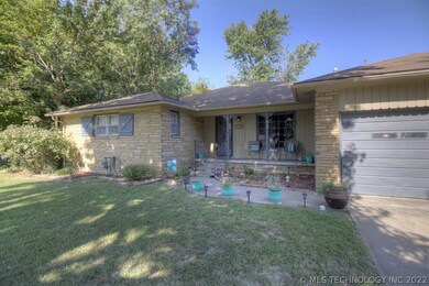 1015 N Muskogee Ave, Claremore, OK 74017 - photo 2