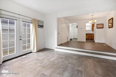 8921 -Living Room