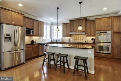 3220 Lost Pond Ct, Triangle, VA 22172 - photo 3