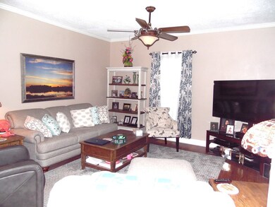 119 W Dake St, Brookfield, MO 64628 - photo 6