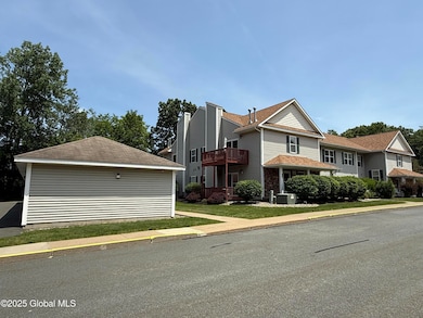 1200 Hillside Ave unit 805, Niskayuna, NY 12309 - photo 4