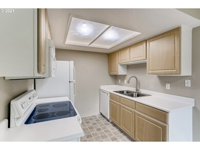 9490 SW 146th Terrace unit R8, Beaverton, OR 97007 - photo 7