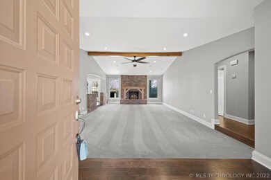 1022 N Faulkner Dr, Claremore, OK 74017 - photo 5