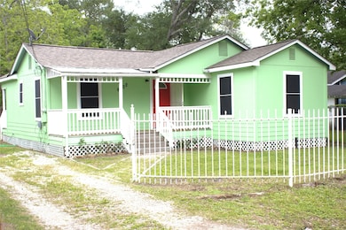 6802 Bunche Dr, Houston, TX 77091 - photo 2