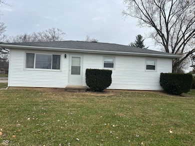 5403 S Vine St, Columbus, IN 47201 - photo 2