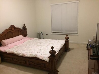 FIRST LEVEL MASTER BEDROOM