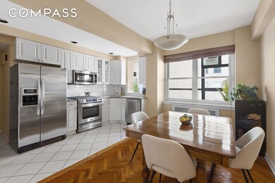 710 Park Ave unit 5F, New York, NY 10021 - photo 6