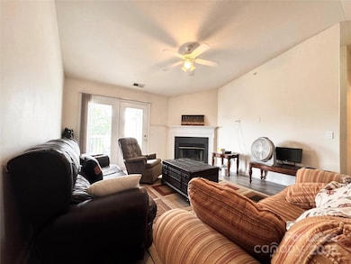 10626 Hill Point Ct unit 10626, Charlotte, NC 28262 - photo 2