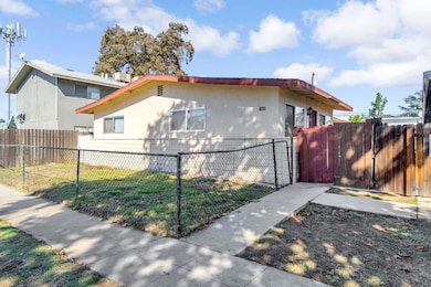 1409 E Cambridge Ave, Fresno, CA 93704 - photo 2