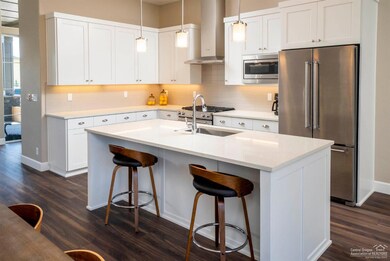 689 NE Isabella Ln, Bend, OR 97701 - photo 4