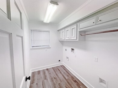 208 Victoria Way, Friendswood, TX 77546 - photo 6