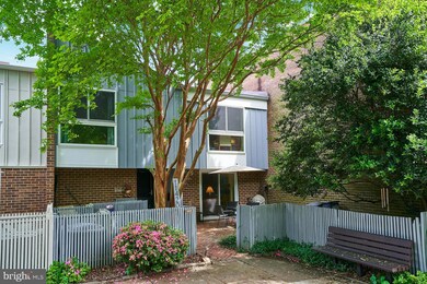 11420 Links Dr, Reston, VA 20190 - photo 3