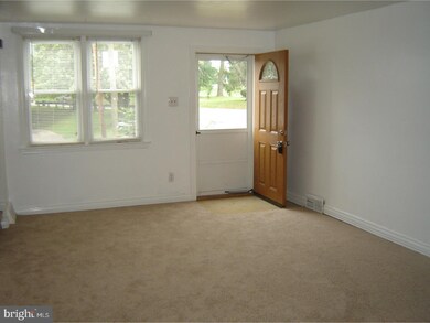 492 Westmont Dr, Darby, PA 19023 - photo 2