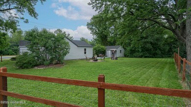 1713 Hillside Ave_side view